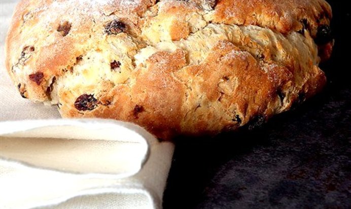 Ирландский хлеб из пресного теста