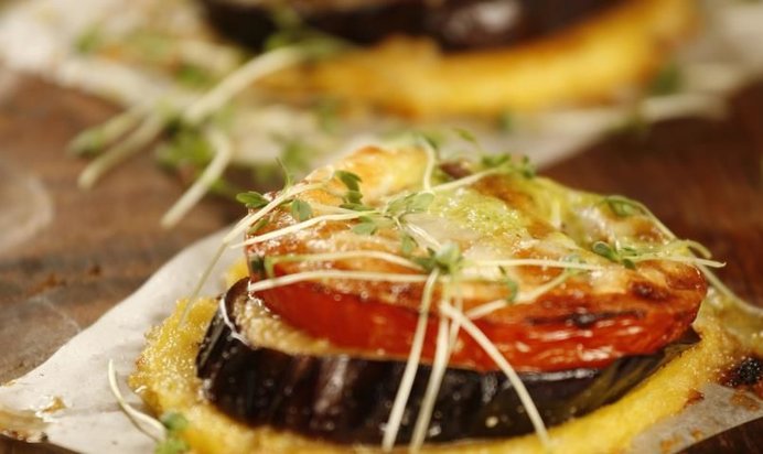 Овощи на поленте