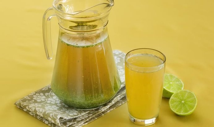 Освежающий напиток из огурца с мятой