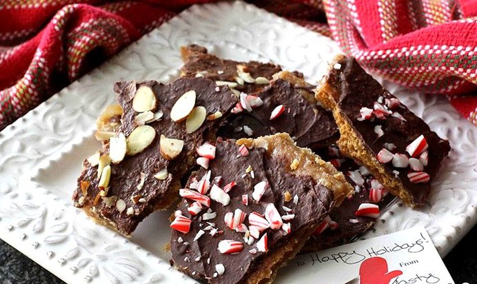 Шоколадные пирожные с миндалем