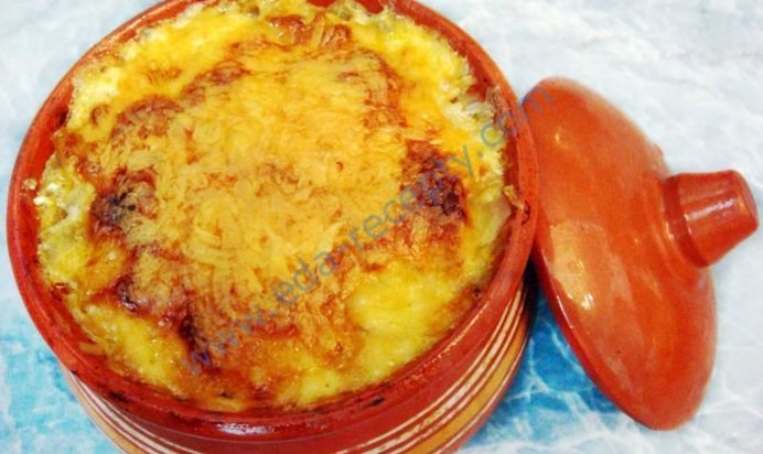 Пельмени с сыром в горшочке в духовке