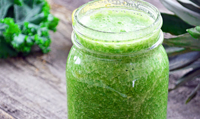 Ананасовый смузи с капустой кале