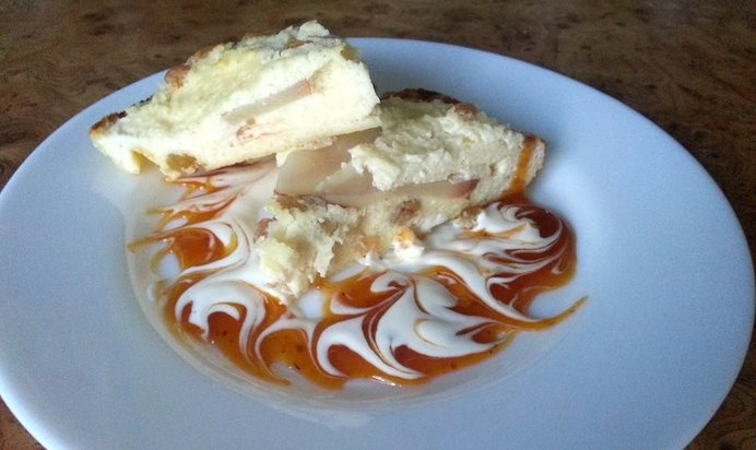 Запеканка творожная с грушей