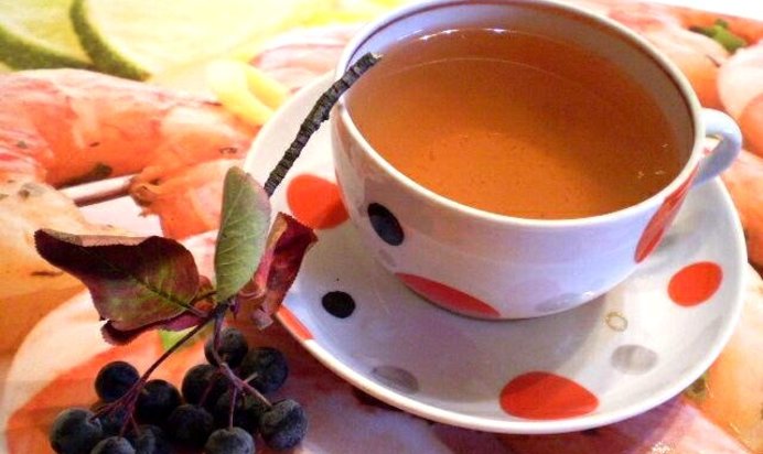 Чай шиповниковый с ромашкой и рябиной