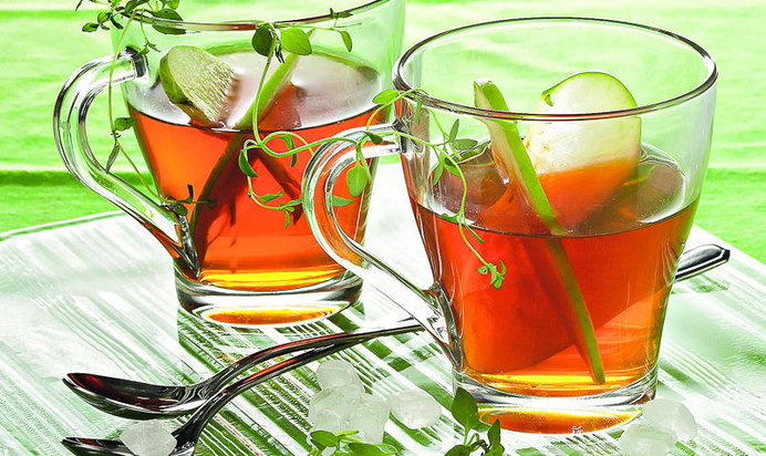 Чай с яблоками и тимьяном