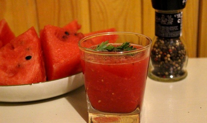 Смузи из помидора с арбузом