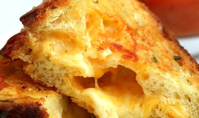 Поджаристые сырные сандвичи