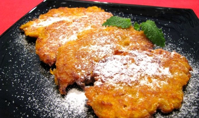 Яблочно-морковные оладьи