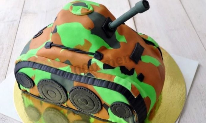 Торт Танк из мастики