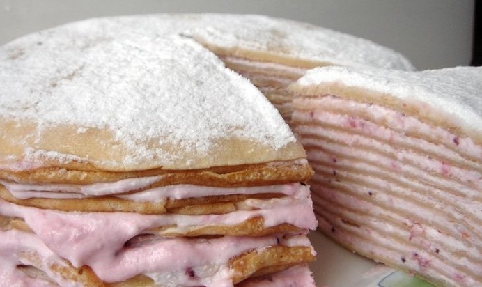 Блинчики с творогом и клубникой