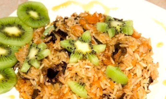 Плов с черносливом и курагой