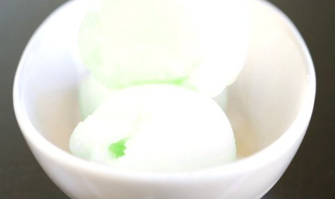 Мороженое из зеленого чая с жасмином