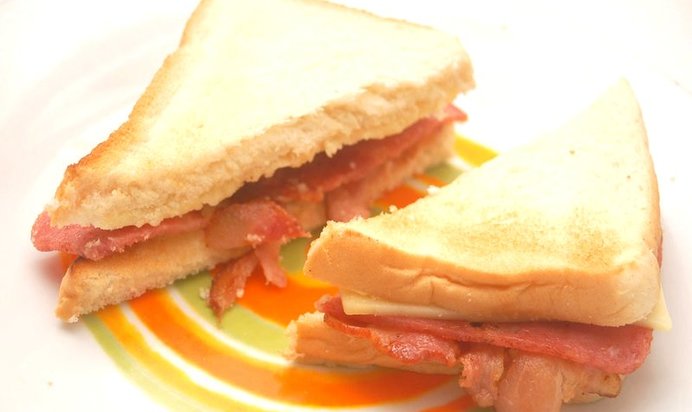 Сэндвич с беконом