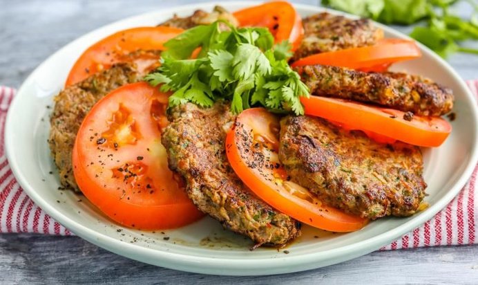 Мясные оладьи с картошкой и зеленью