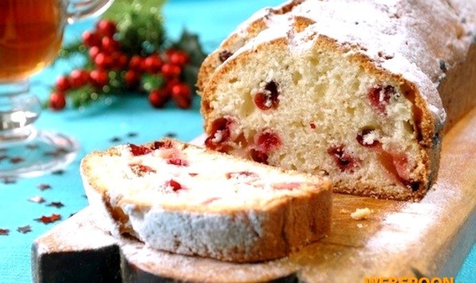 Кекс с клюквой