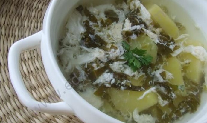 Зеленые щи из щавеля с яйцом без мяса