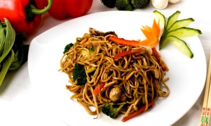 Овощи по‑тайски с вермишелью