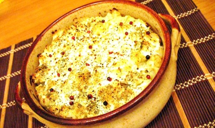 Цветная капуста с курицей, запеченная в духовке