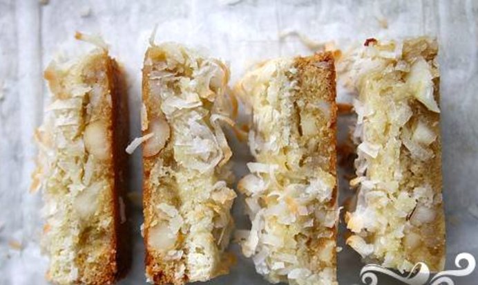 Кокосовые пирожные с орехами