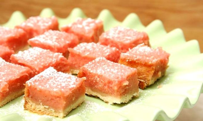 Лимонно-клубничные пирожные