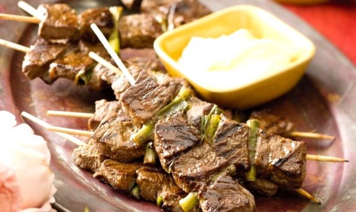 Шашлык из говядины на шпажках