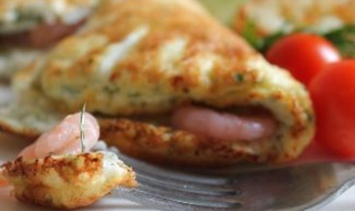 Белковый омлет с креветками и козьим сыром