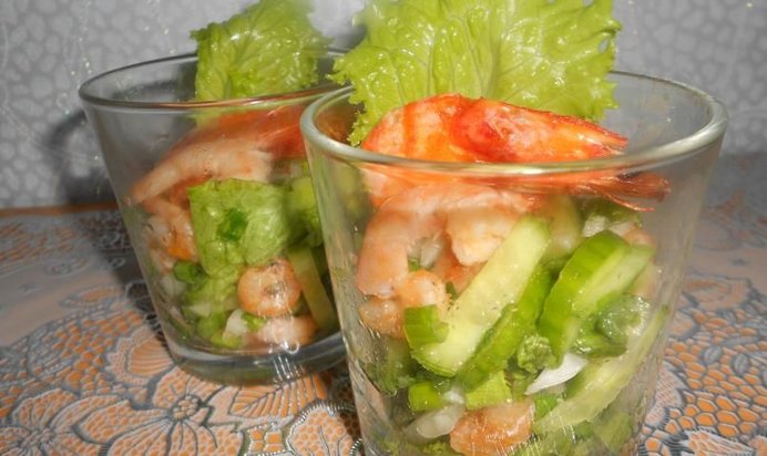 Салат-коктейль с креветками