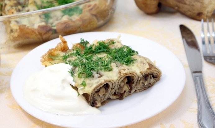 Фаршированные блины с сыром и грибами