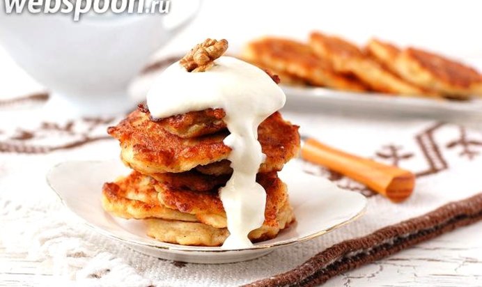 Оладьи с творогом и яблоками