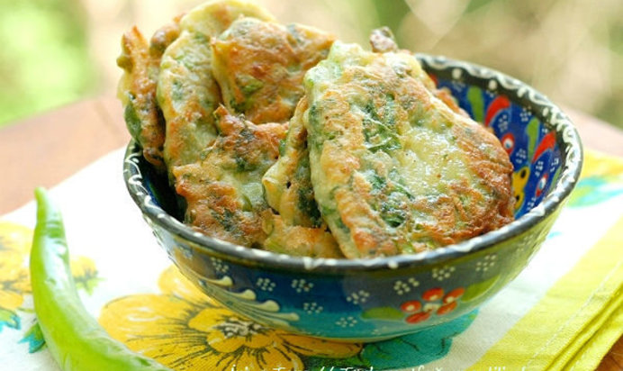 Оладушки со шпинатом (Ispanak Kökü Mücveri)