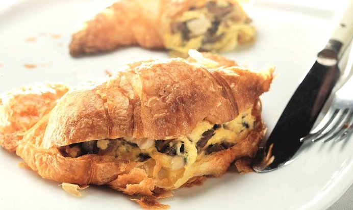 Круассаны с омлетом а‑ля Аньес Сорель