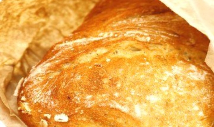 Постный хлеб из спельтовой муки с луком