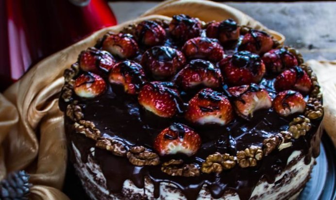 Торт Клубника в шоколаде