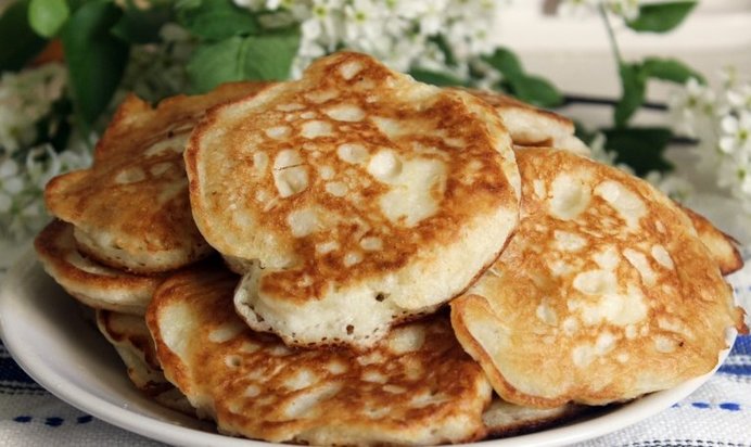 Оладьи с яблоками (на кефире)