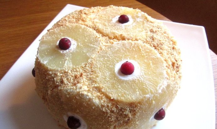 Торт без выпечки с ананасами