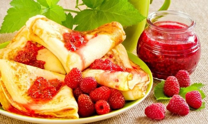 Блины с ягодами