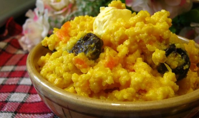 Каша пшенная с тыквой, морковью и черносливом