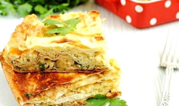 Пирог из лаваша с сыром и зеленью