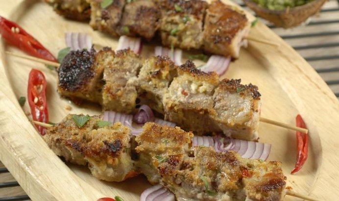 Свиные шашлыки в кокосовой стружке