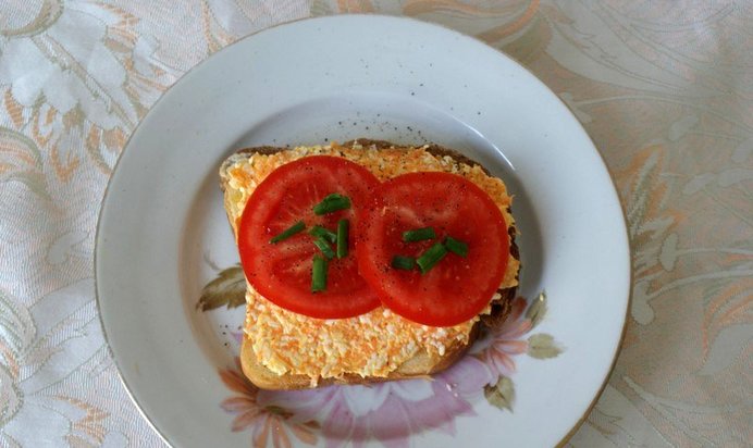 Бутерброды с плавленым сыром и морковью