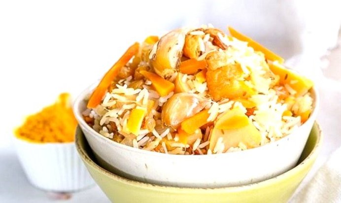 Постный плов с сухофруктами