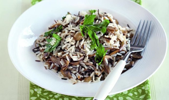 Рис с грибамии белым вином