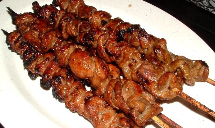 Свиной шашлык на гриле с медом, апельсином и рисом