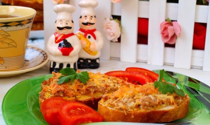 Горячие бутерброды с тунцом