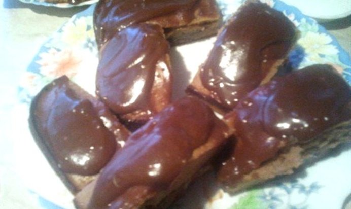 Бисквитные пирожные с вареной сгущенкой