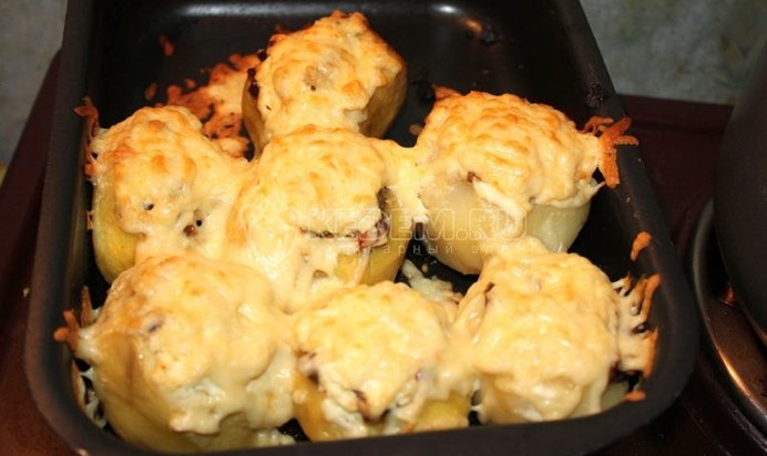 Щи из свежей капусты на курином бульоне