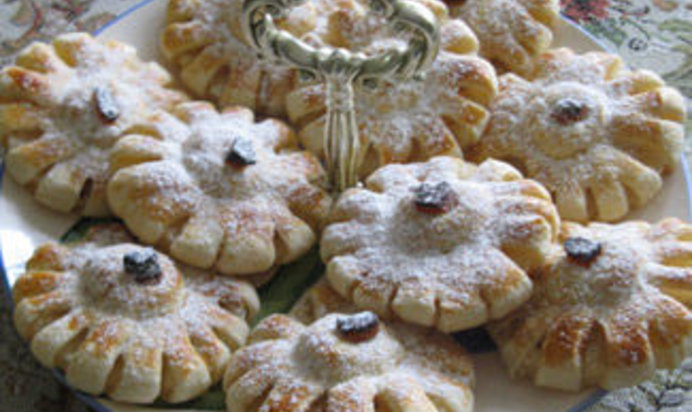 Пирожное с ананасом