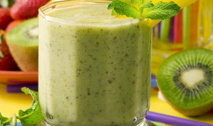 Smoothie (смузи) киви-клубника