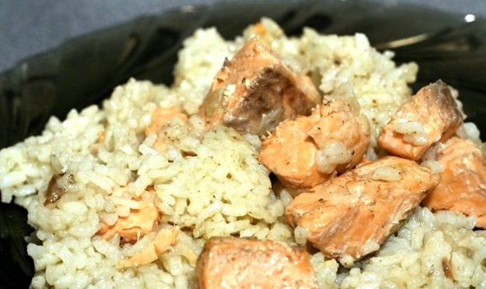 Плов с рыбой в мультиварке