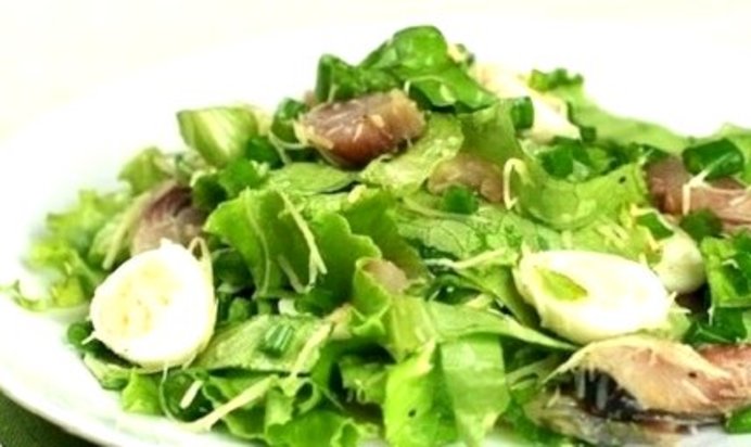 Салат из рыбы и яиц